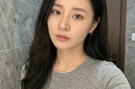 “假洋牌”优思益翻车事件:网红集体致歉背后的品牌包装术与流量陷阱 “假洋牌”优思益翻车事件:网红集体致歉背后的品牌包装术与流量陷阱