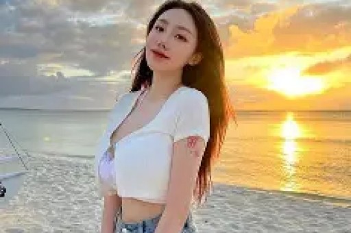 这个坚强面对绝症的少女形象不仅让