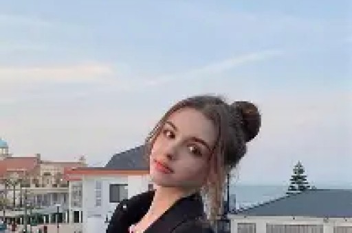 抖音张露文事件引热议同行扒黑料助理出来锤真相究竟如何？